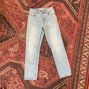 Everlane The 90’s Cheeky Jean in Vintage Sunbleached Blue